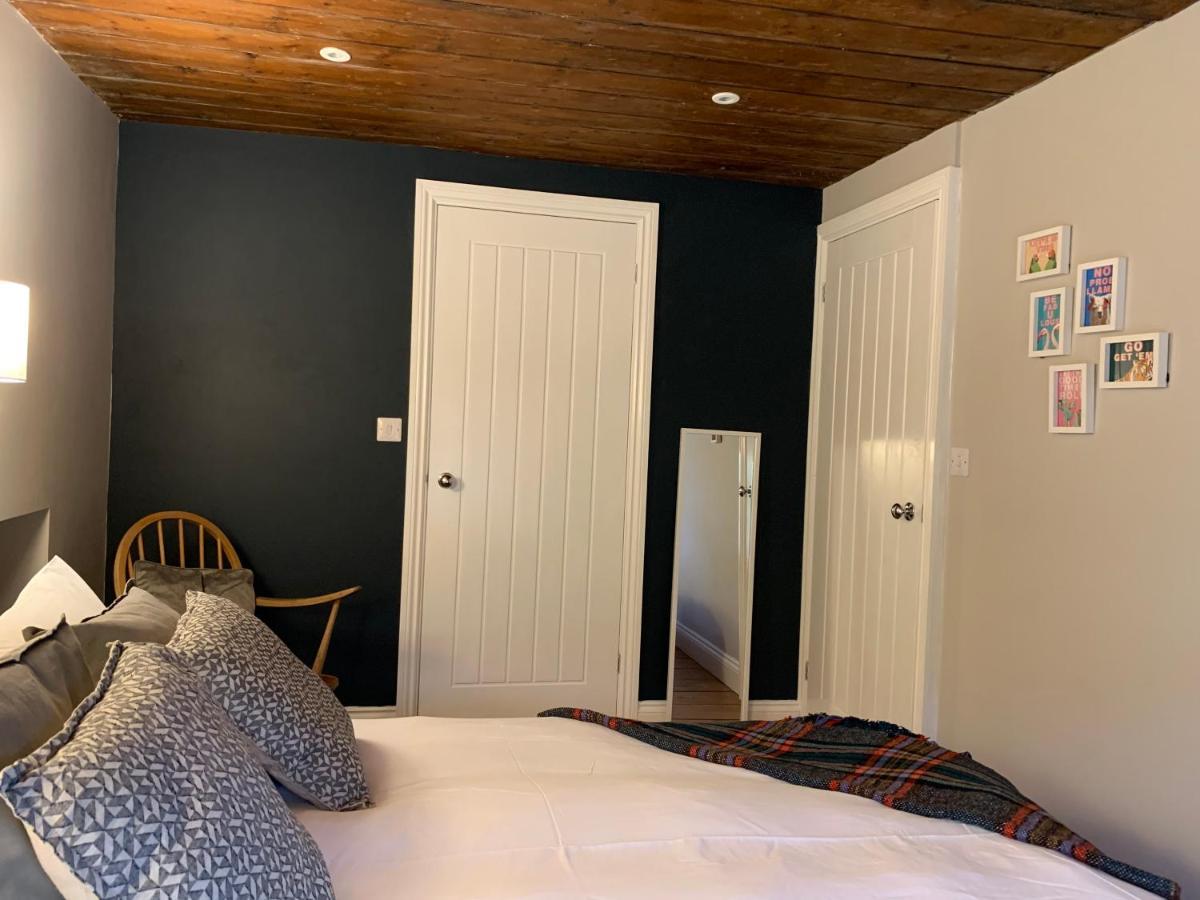 Min-Y-Fford Sleeps 6 Plus Pet Newport  Exterior foto