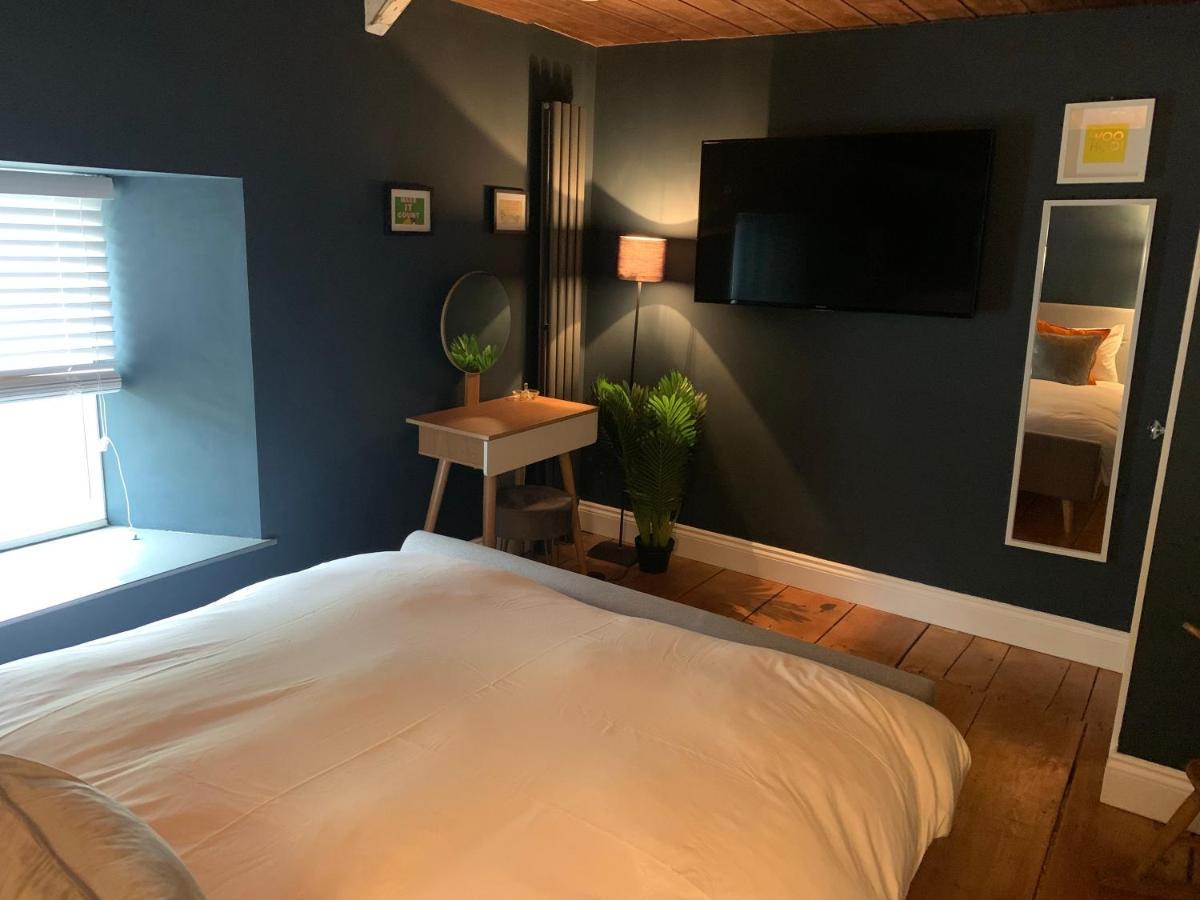 Min-Y-Fford Sleeps 6 Plus Pet Newport  Exterior foto